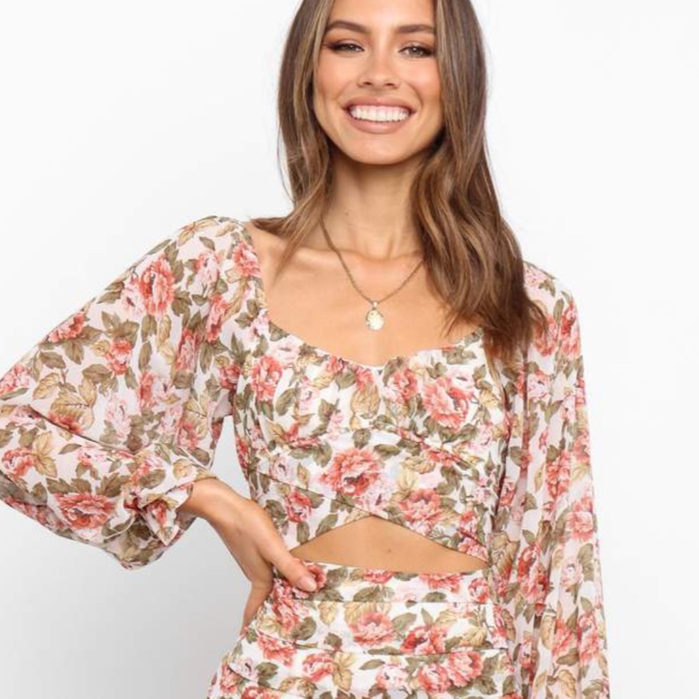 cropped long sleeve floral shirt